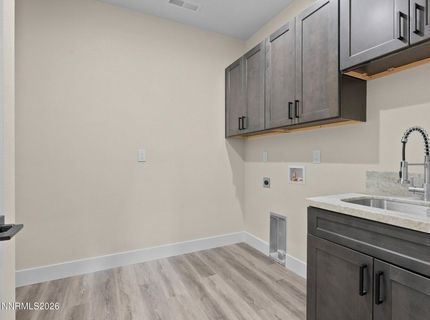 3592 Oakridge Drive, Sparks, NV 89436 Photo