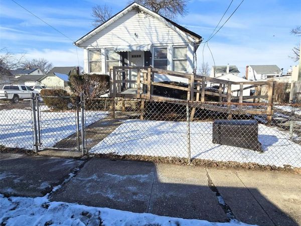 27 Midwood Street, Hempstead, NY 11550