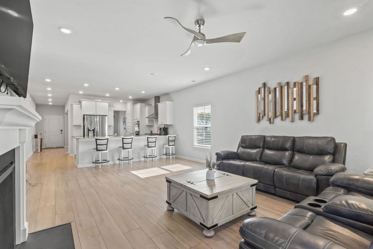 5864 Whitebark Dr. Photo 11