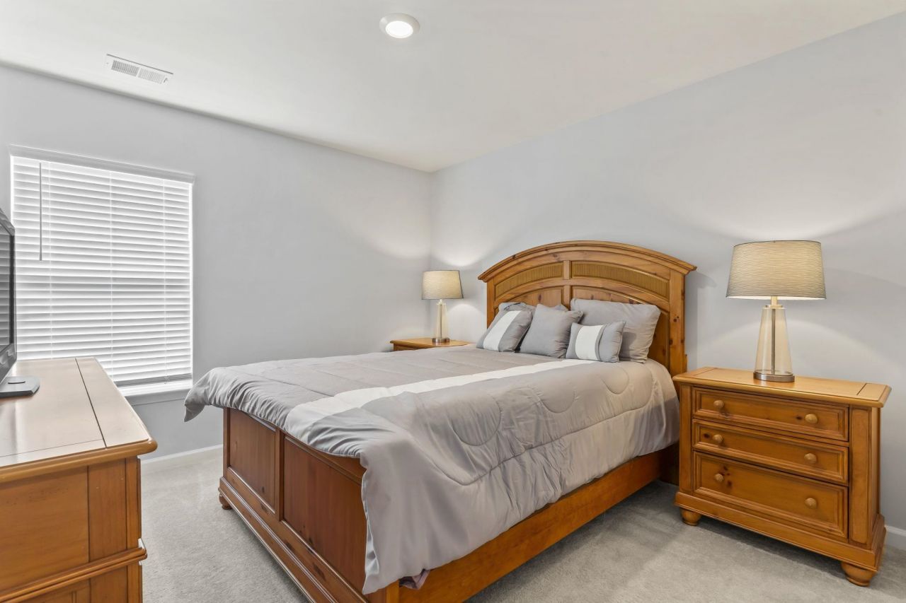 5864 Whitebark Dr. Photo 16