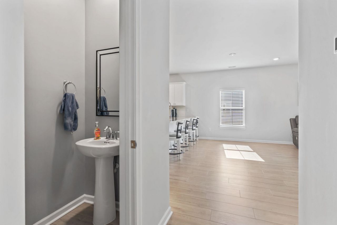 5864 Whitebark Dr. Photo 23