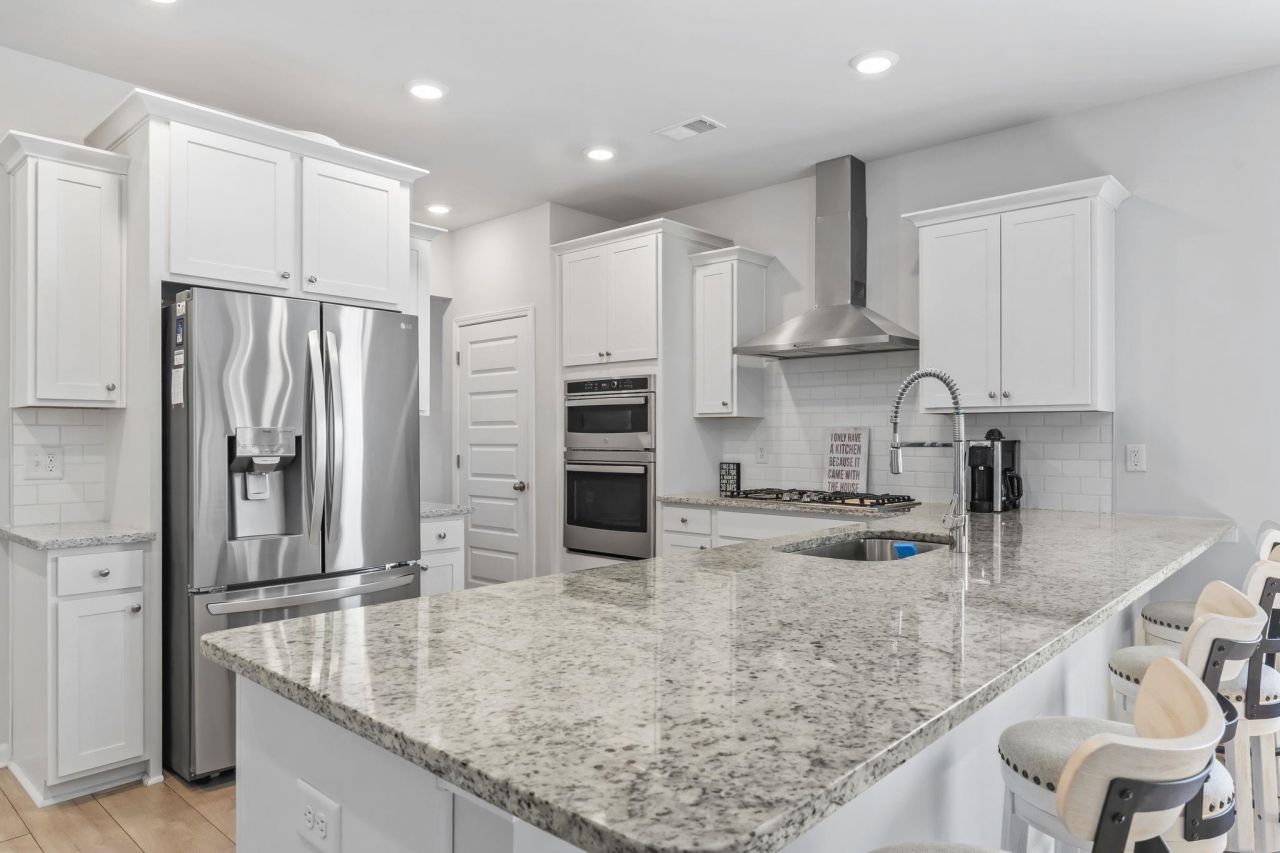 5864 Whitebark Dr. Photo 7