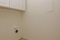 115 Ashwood Court photo 4