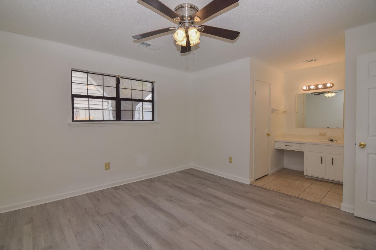 115 Ashwood Court Photo 6