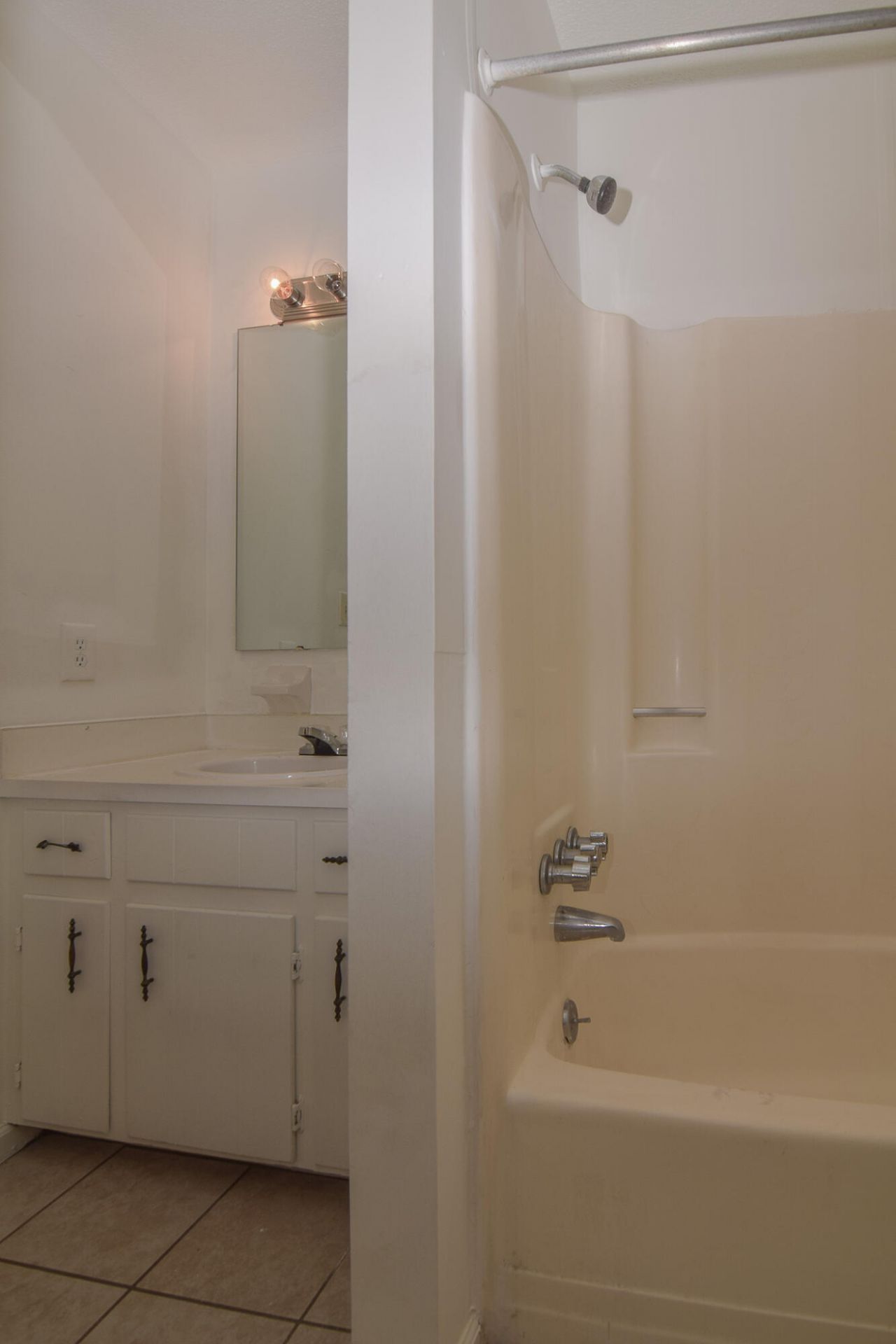 115 Ashwood Court Photo 7