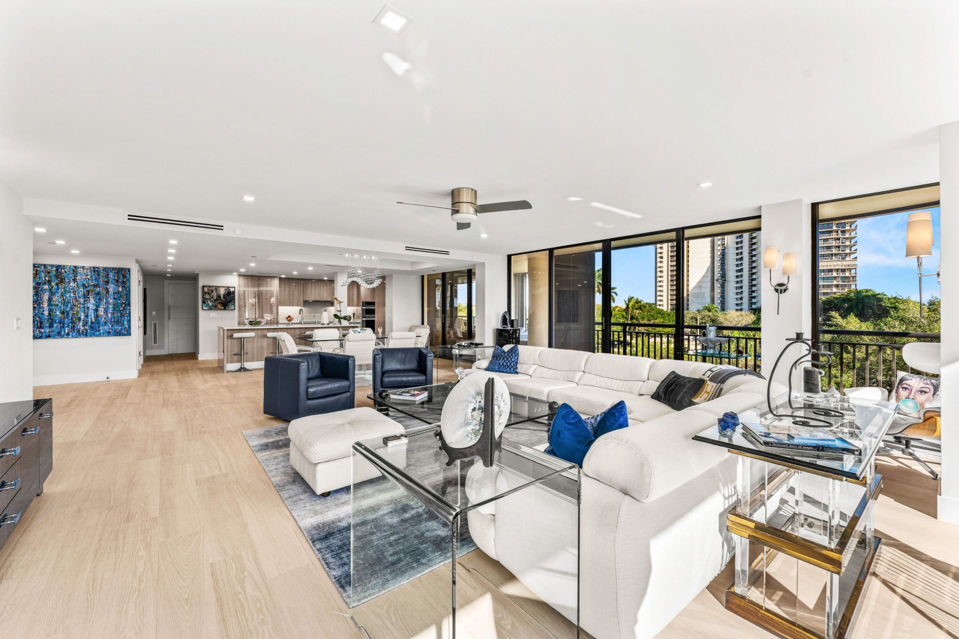 2427 Presidential Way, Unit 404, West Palm Beach, FL 33401 Photo