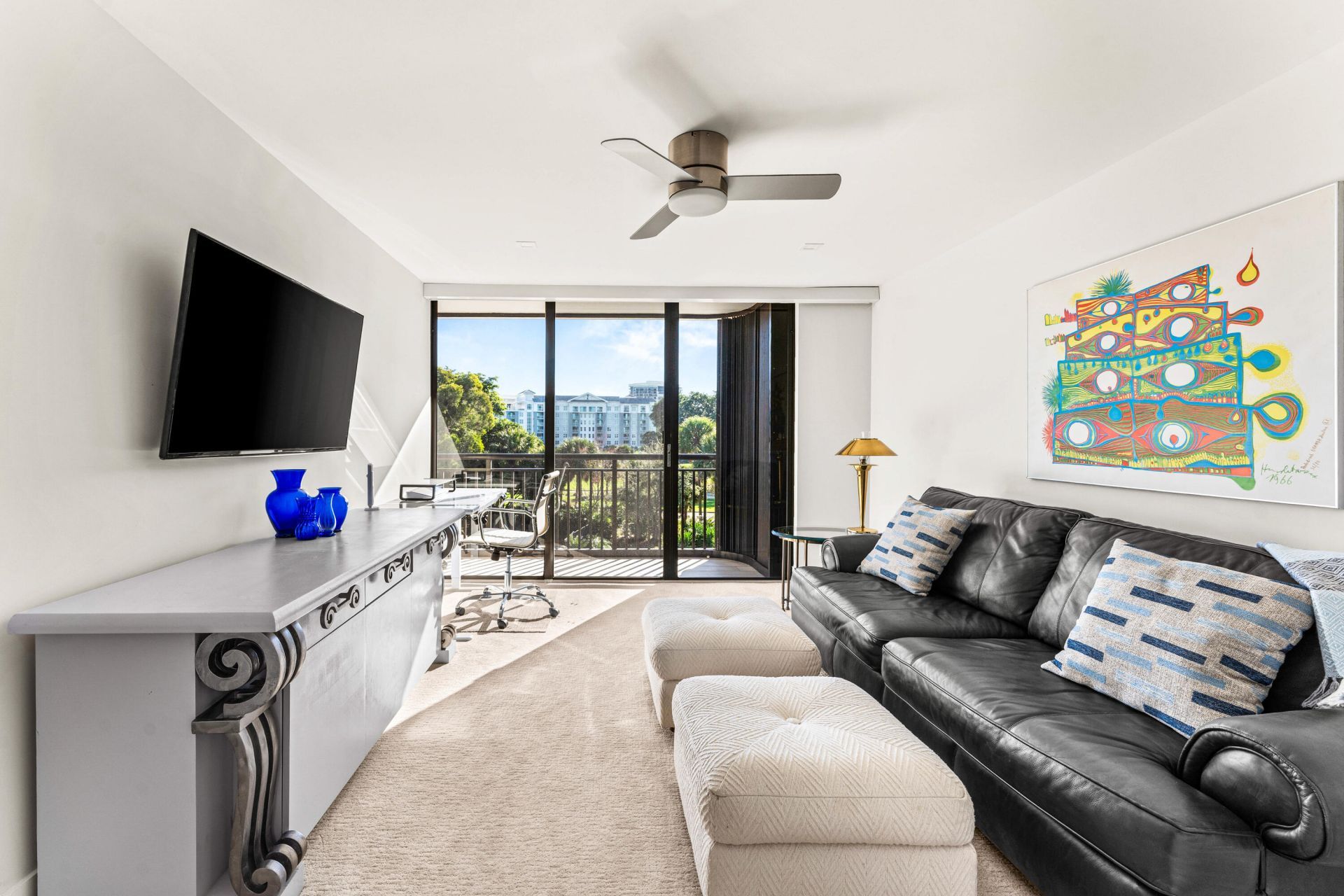 2427 Presidential Way, Unit 404, West Palm Beach, FL 33401 Photo