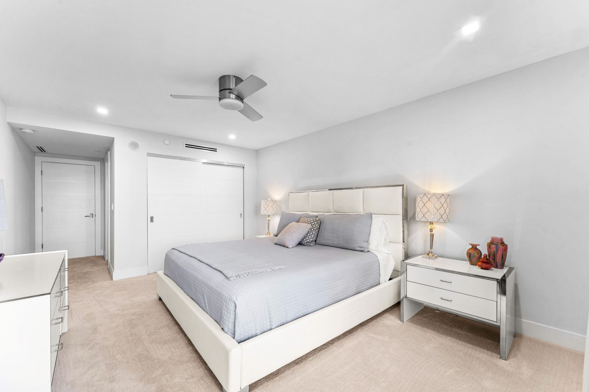 2427 Presidential Way, Unit 404, West Palm Beach, FL 33401 Photo