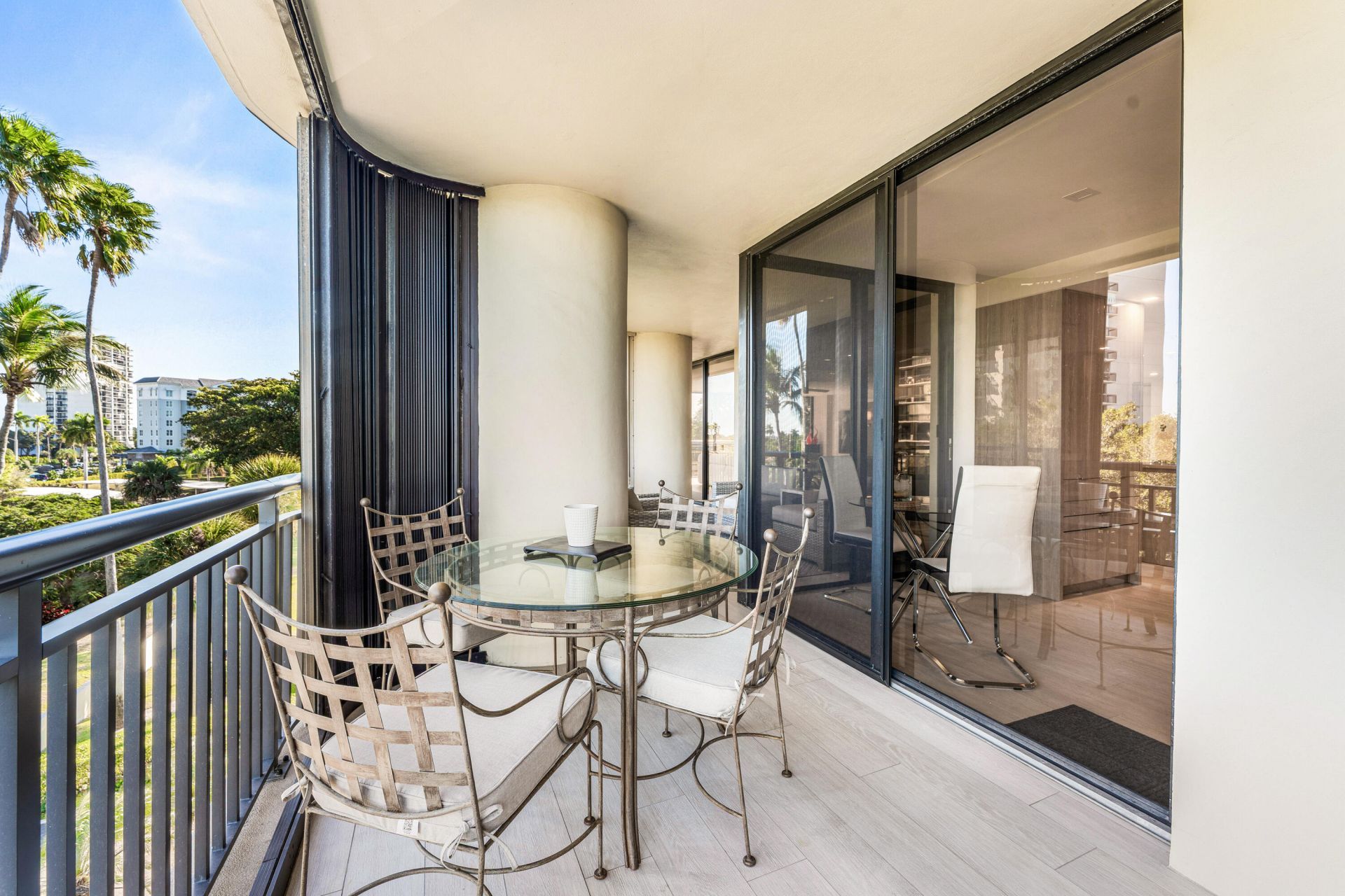 2427 Presidential Way, Unit 404, West Palm Beach, FL 33401 Photo