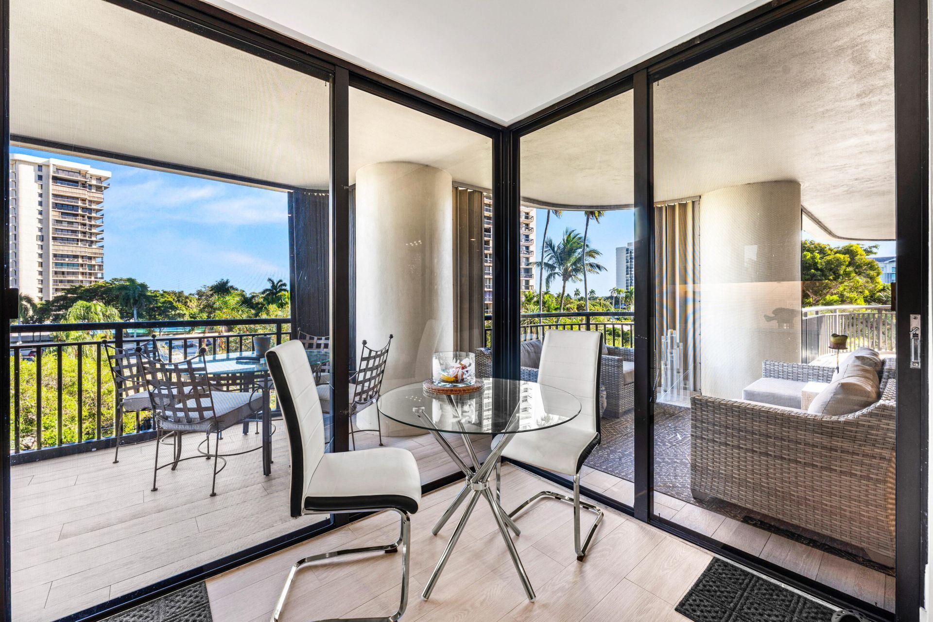 2427 Presidential Way, Unit 404, West Palm Beach, FL 33401 Photo