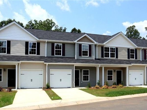 1132 Brooksridge Way , Whitsett, NC 27377