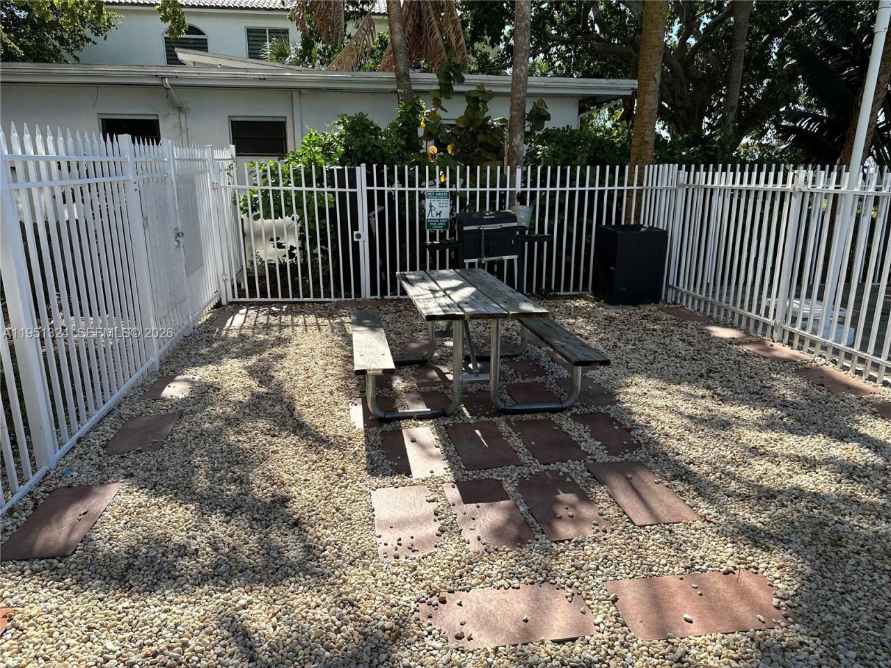 1455 N Treasure Dr, Unit 2C, North Bay Village, FL 33141 Photo
