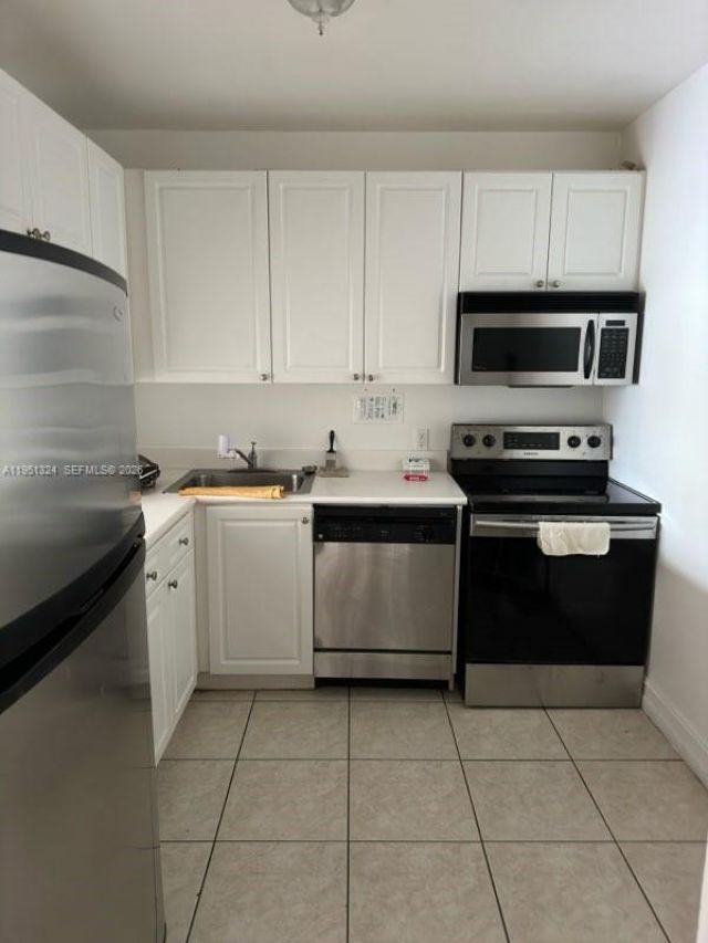 1455 N Treasure Dr, Unit 2C, North Bay Village, FL 33141 Photo