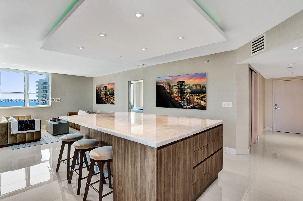 90 Alton Rd , Unit 2701, Miami Beach, FL 33139 Photo