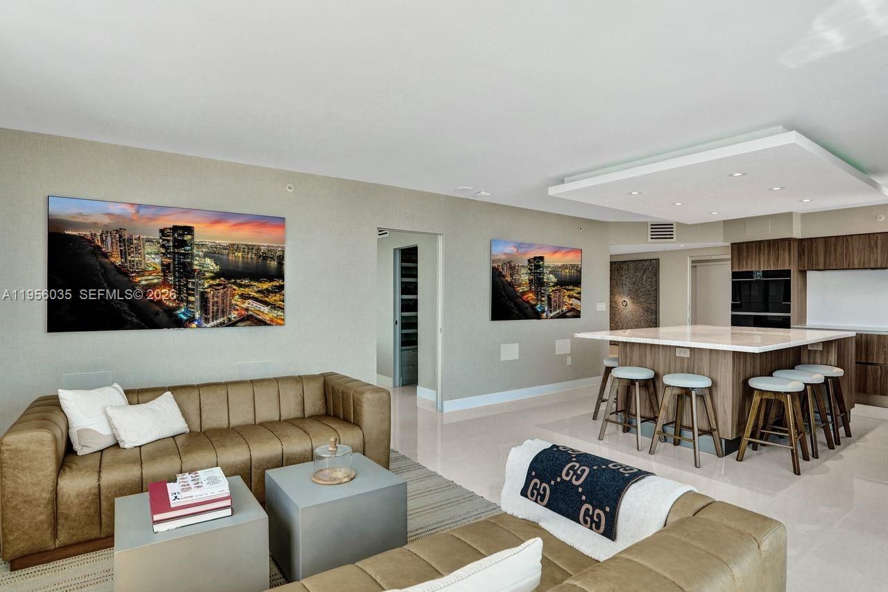 90 Alton Rd , Unit 2701, Miami Beach, FL 33139 Photo