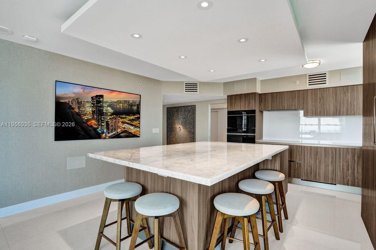 90 Alton Rd , Unit 2701, Miami Beach, FL 33139 Photo