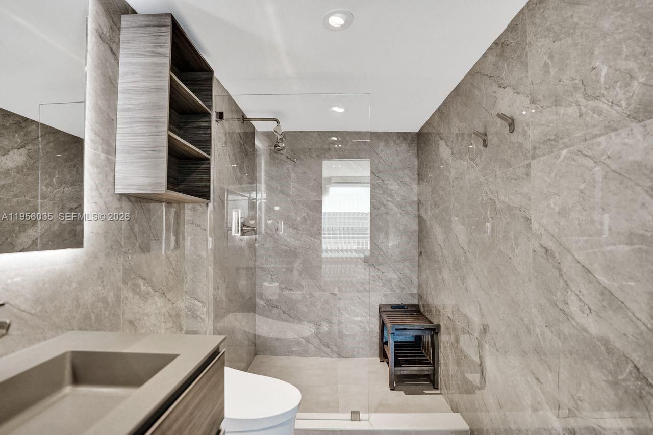 90 Alton Rd , Unit 2701, Miami Beach, FL 33139 Photo