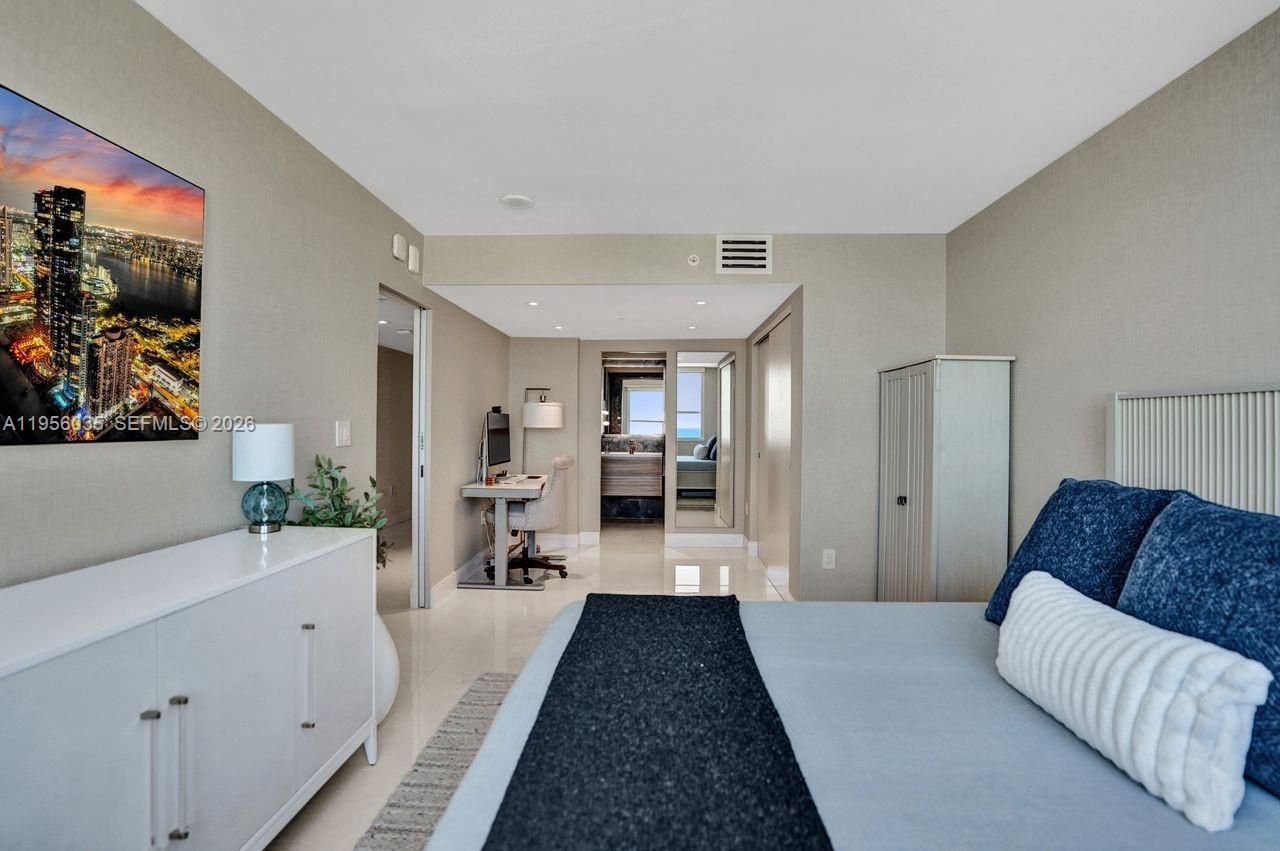 90 Alton Rd , Unit 2701, Miami Beach, FL 33139 Photo