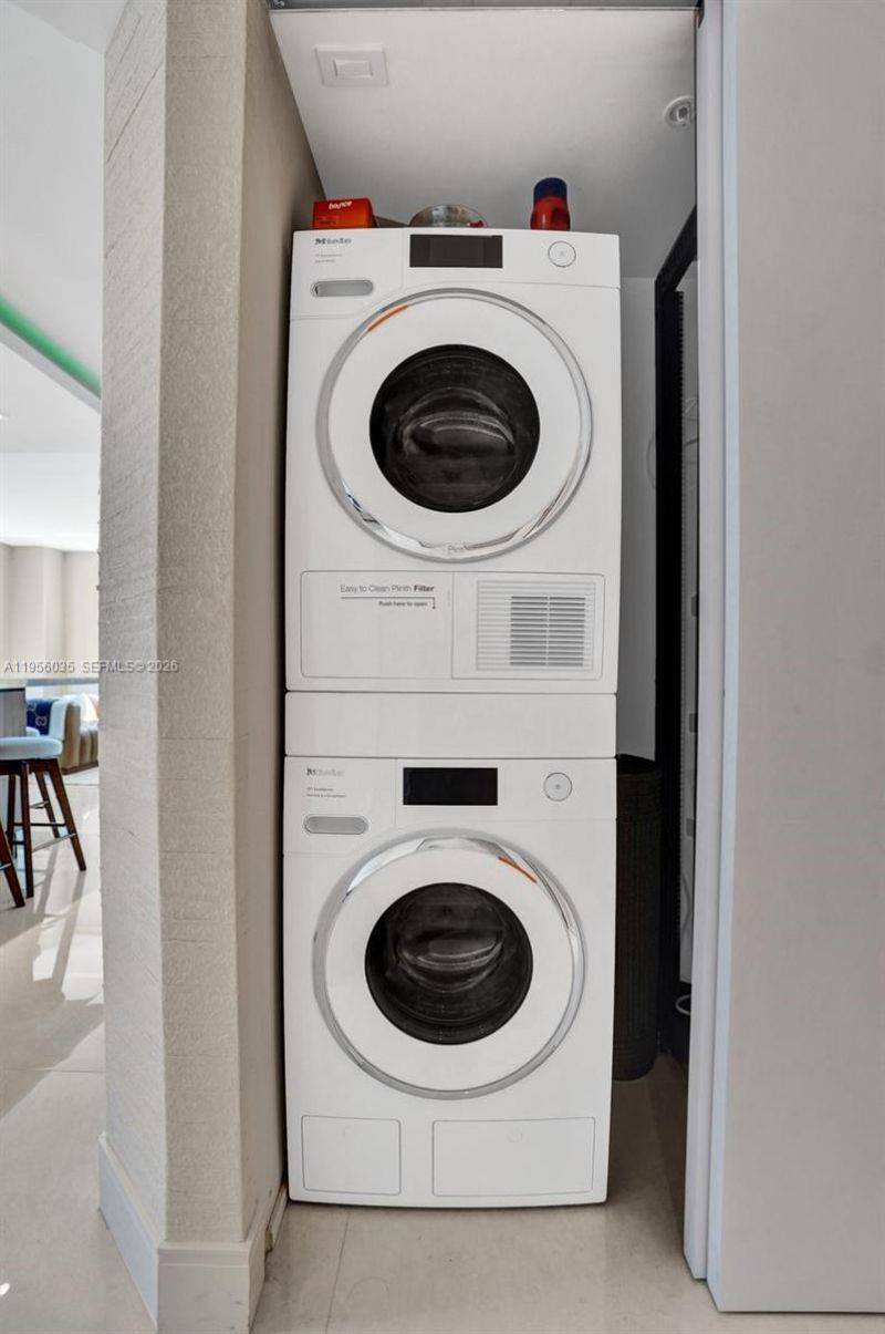 90 Alton Rd , Unit 2701, Miami Beach, FL 33139 Photo