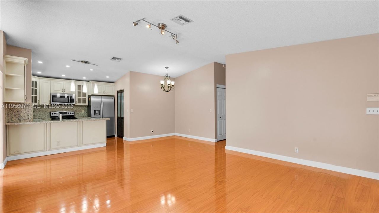 570 Woodgate Cir , Unit A, Sunrise, FL 33326 Photo