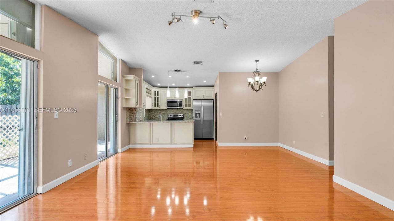 570 Woodgate Cir , Unit A, Sunrise, FL 33326 Photo