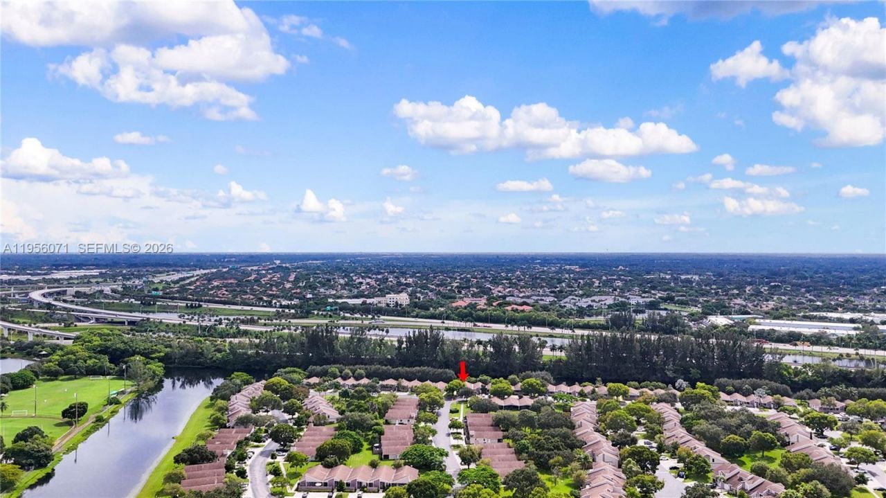 570 Woodgate Cir , Unit A, Sunrise, FL 33326 Photo