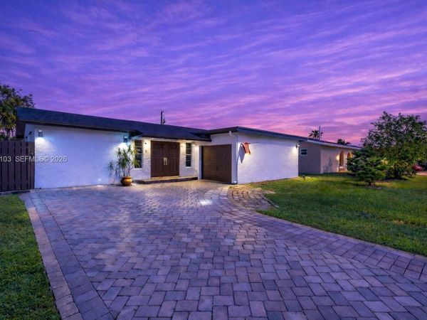 10631 NW 28th St , Sunrise, FL 33322