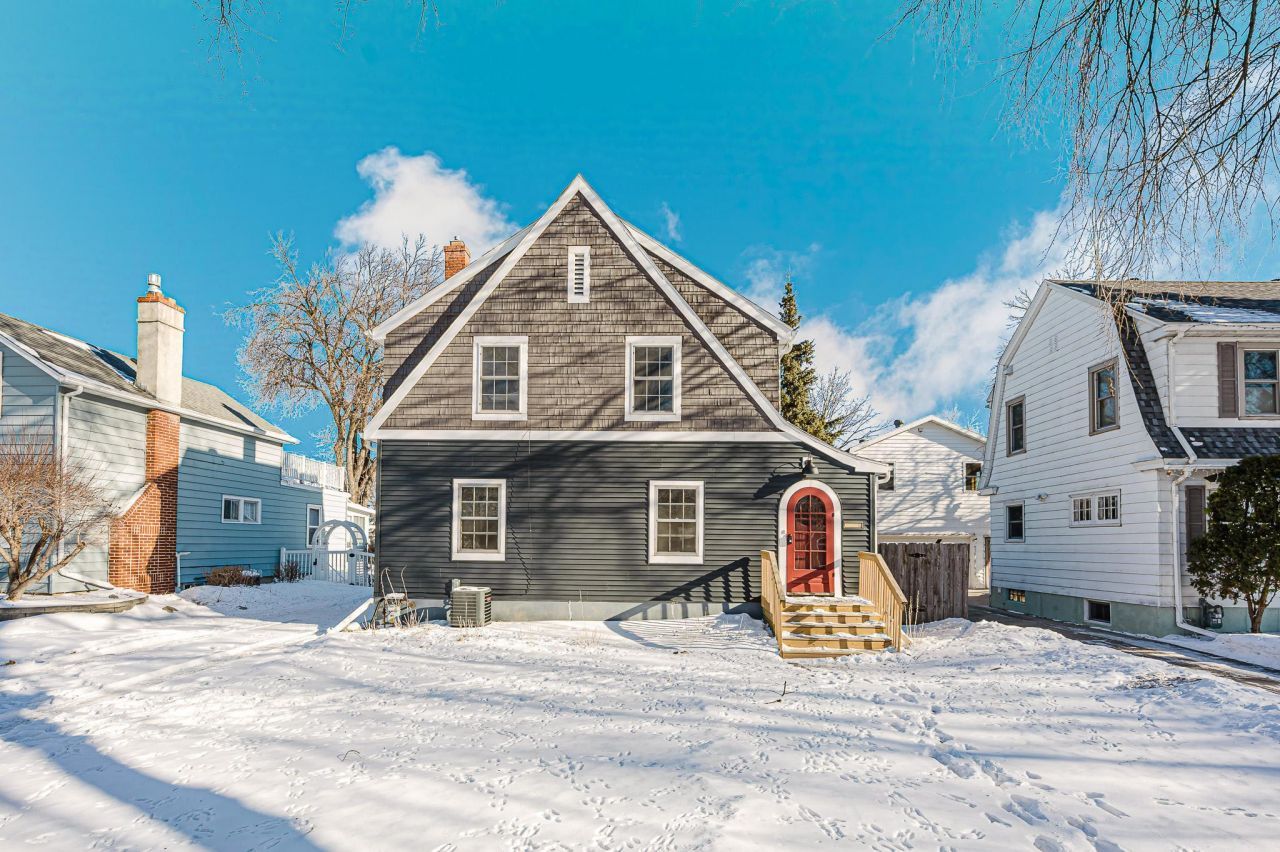 912 11th Street S, Moorhead, MN 56560 Main Photo