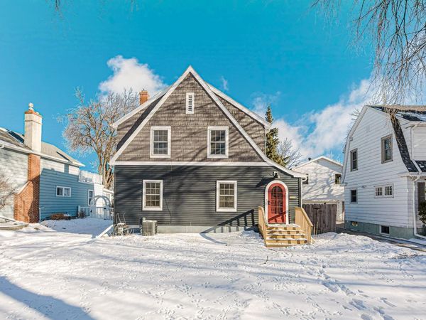 912 11th Street S, Moorhead, MN 56560