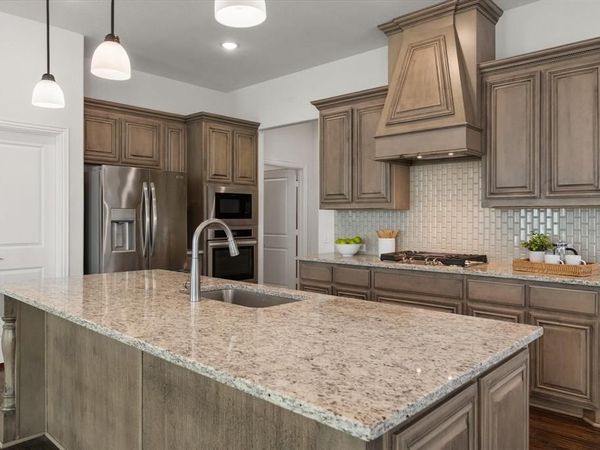 137 Fireberry Drive, Glenn Heights, TX 75154