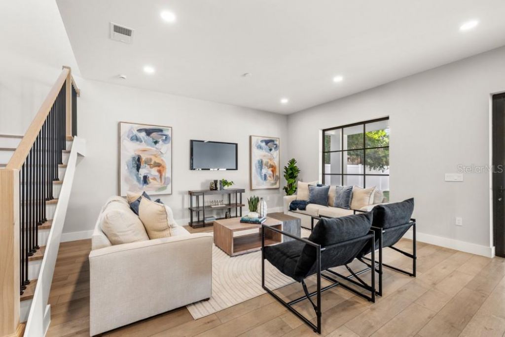 1812 E Kaley Avenue, Orlando, FL 32806 Photo