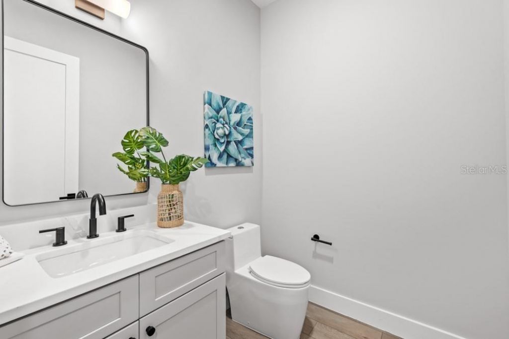 1812 E Kaley Avenue, Orlando, FL 32806 Photo