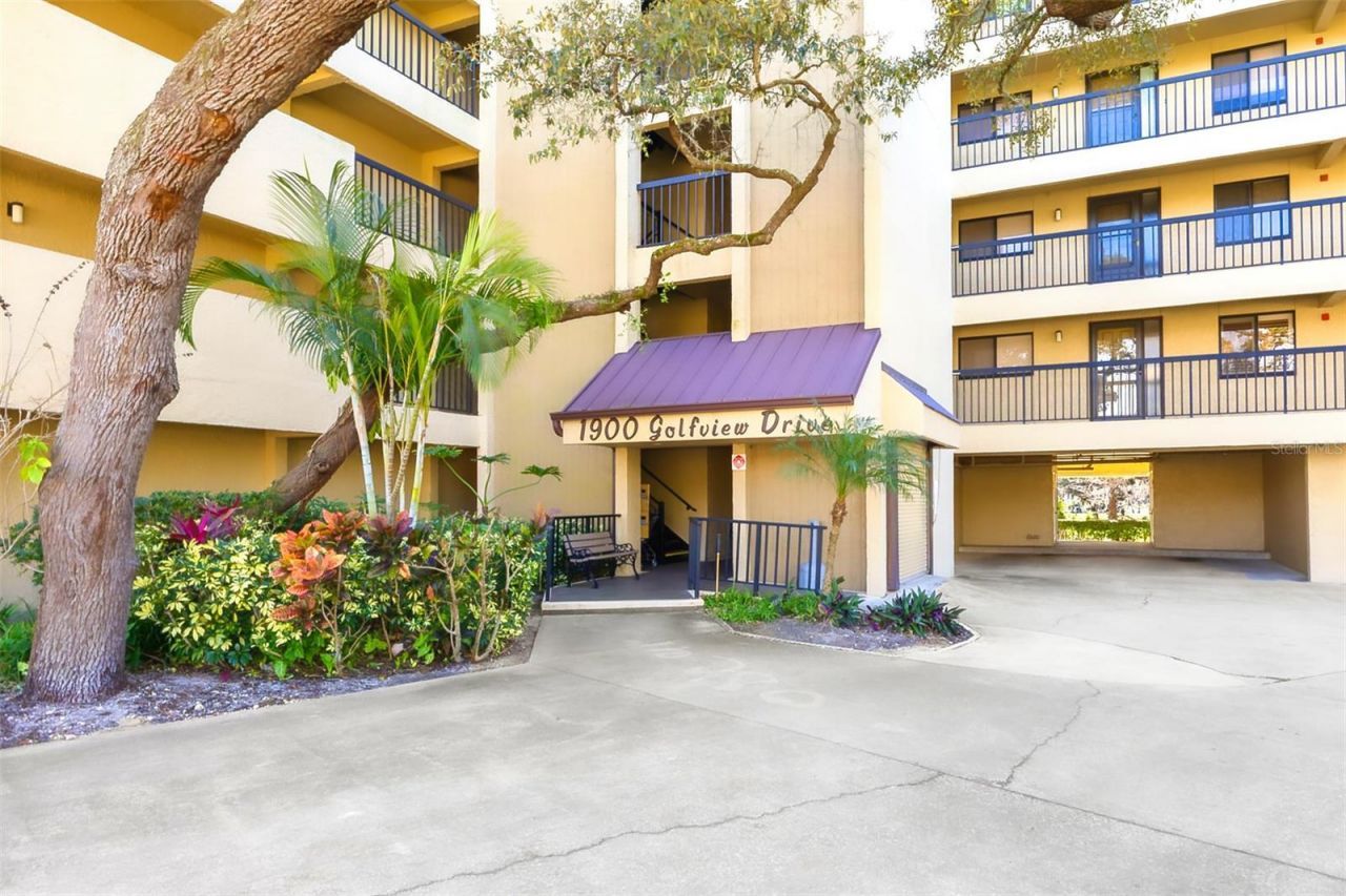 1938 Golfview Drive, Unit 1938, Tarpon Springs, FL 34689 Main Photo