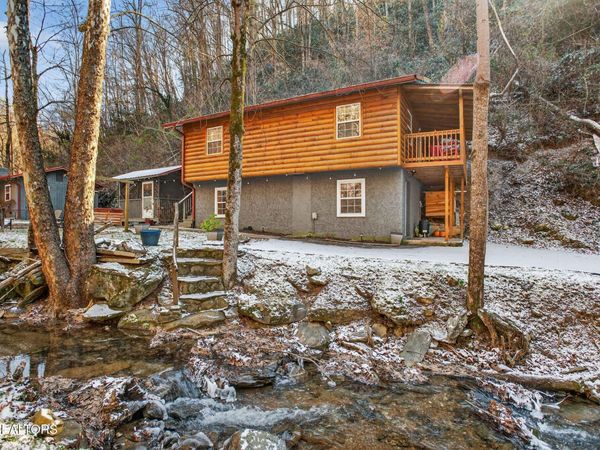 402 King Branch Rd, Sevierville, TN 37876