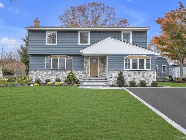 23 Catherwood Crescent, Melville, NY 11747