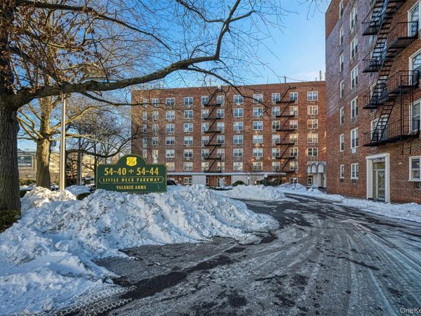 54-40 Little Neck Parkway , Unit 6G, Little Neck, NY 11362
