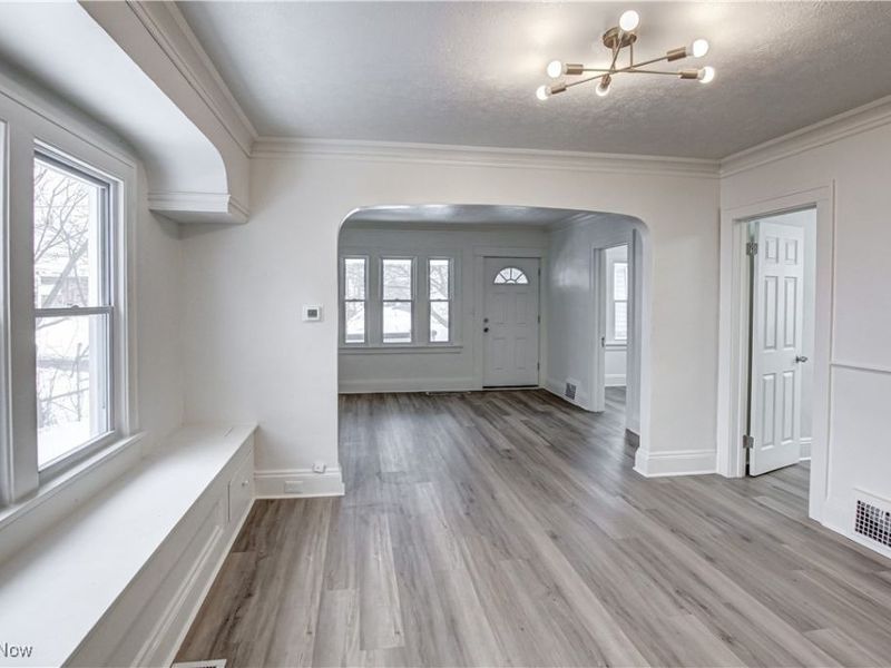 19901 Pawnee Avenue, Cleveland, OH 44119 Photo 11