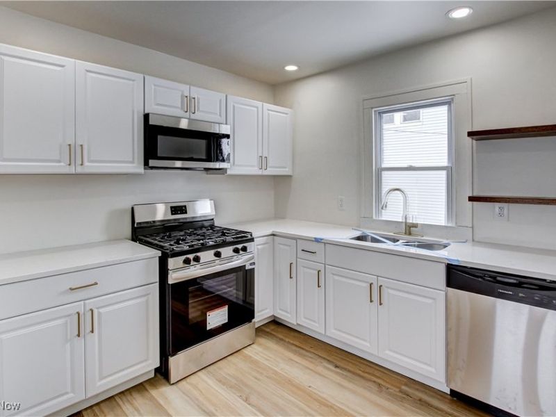 19901 Pawnee Avenue, Cleveland, OH 44119 Photo 15