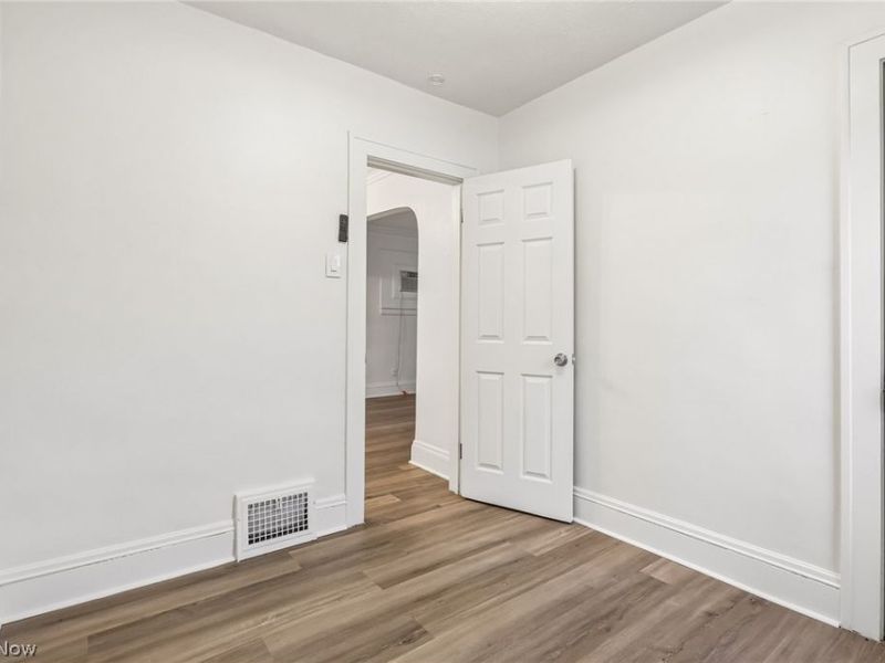19901 Pawnee Avenue, Cleveland, OH 44119 Photo 19