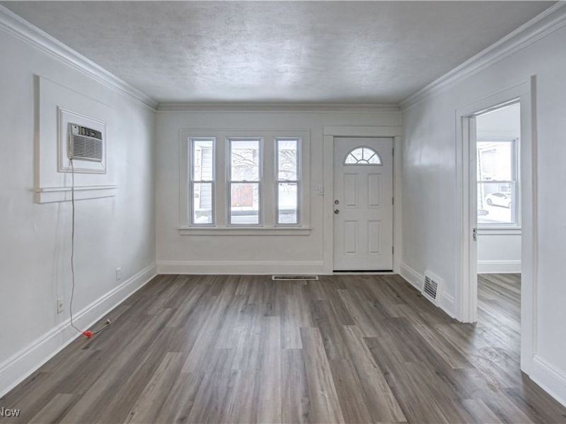 19901 Pawnee Avenue, Cleveland, OH 44119 Photo 5