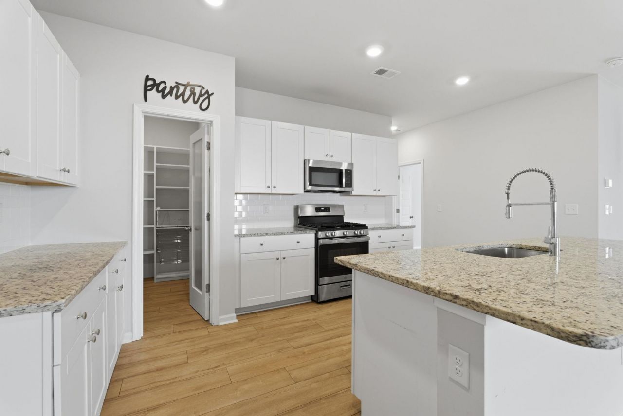 1580 Swing Bridge Way Photo 10