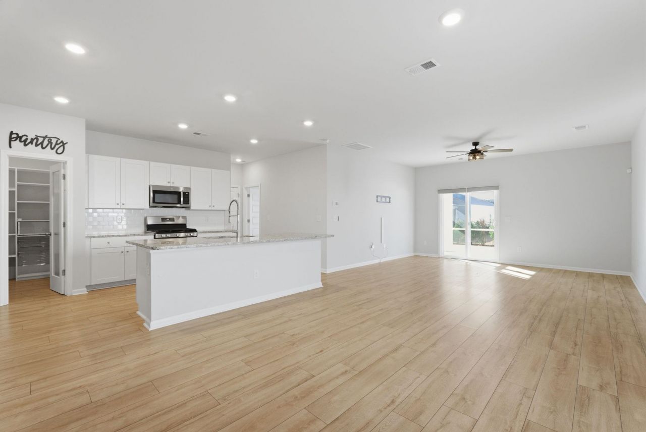 1580 Swing Bridge Way Photo 11