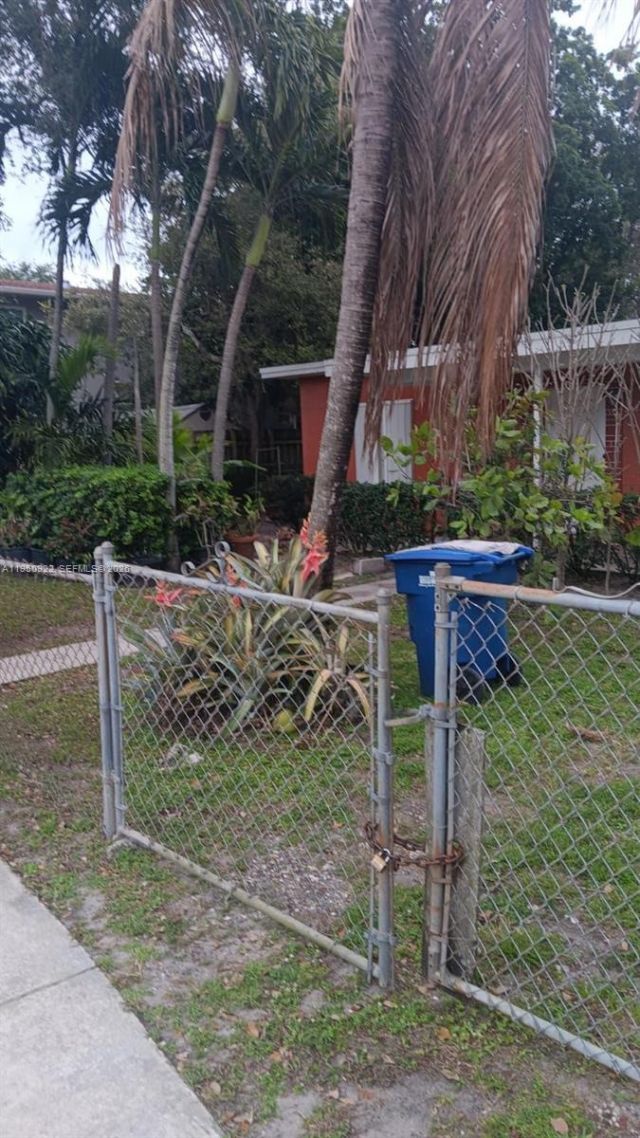 1720 NW 85th St, Miami, FL 33147 Photo