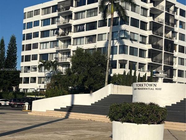 1500 Presidential Way , Unit 504, West Palm Beach, FL 33401