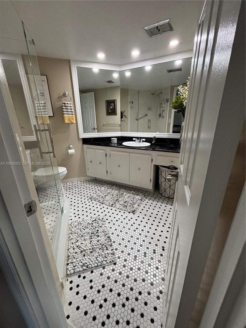 1500 Presidential Way , Unit 504, West Palm Beach, FL 33401 Photo