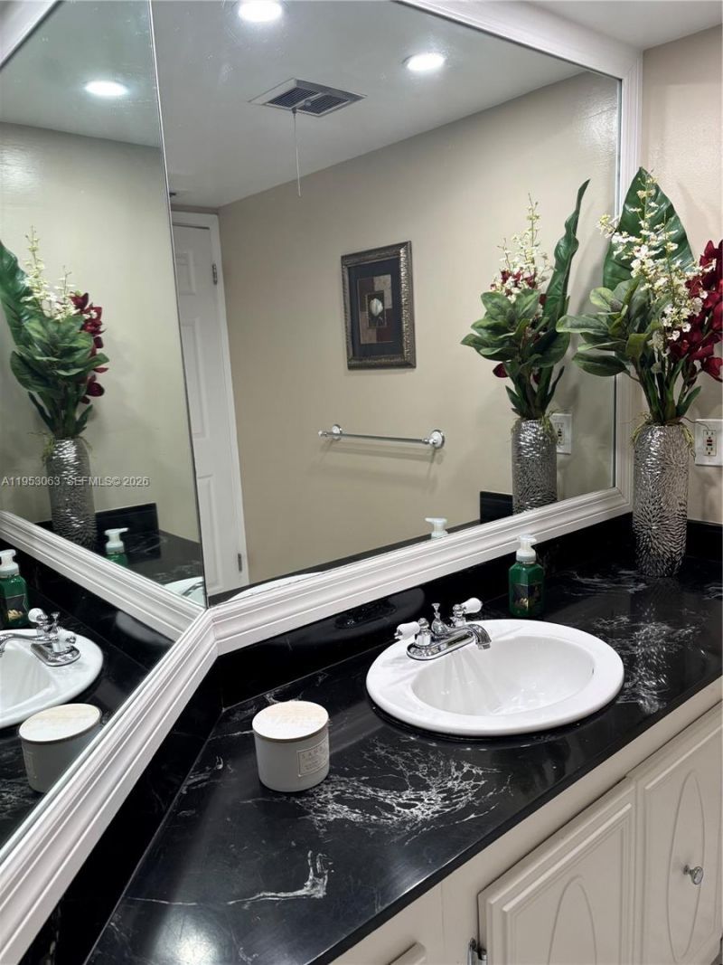 1500 Presidential Way , Unit 504, West Palm Beach, FL 33401 Photo