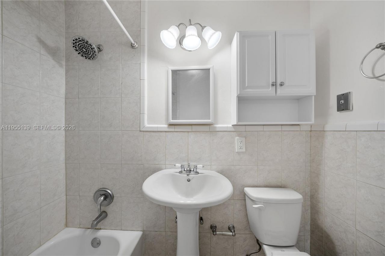 1041 NE 9th Ave, Unit A3, Fort Lauderdale, FL 33304 Photo