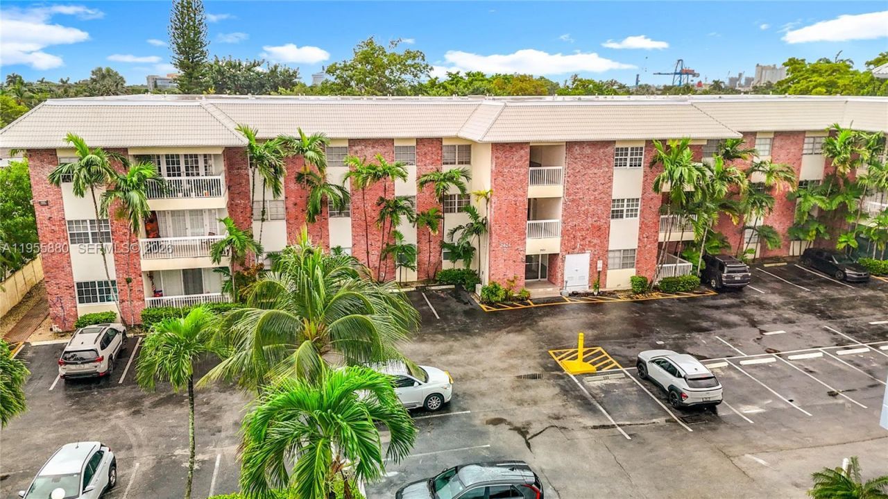 2424 SE 17th Cswy , Unit 312B, Fort Lauderdale, FL 33316 Photo