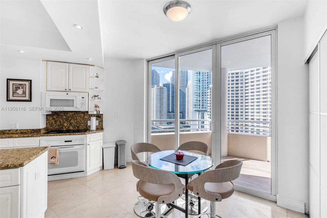 808 Brickell Key Dr, Unit 1808, Miami, FL 33131 Photo