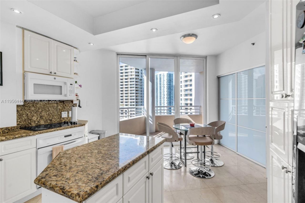 808 Brickell Key Dr, Unit 1808, Miami, FL 33131 Photo